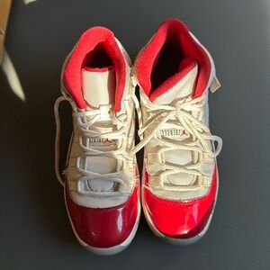 Air Jordan 11 retro cherry